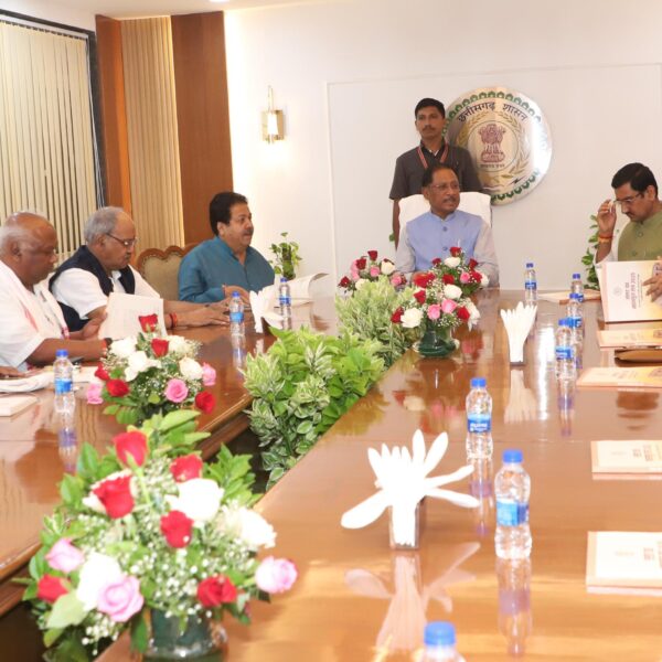 छत्तीसगढ़ सदन में मुख्यमंत्री विष्णुदेव साय की सांसदों संग सौजन्य भेंट, रात्रि भोज में हुई सार्थक चर्चा