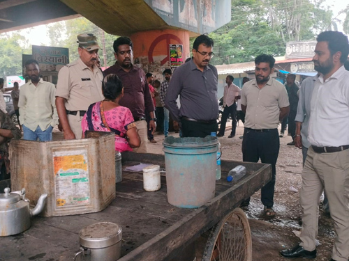 फ्लाईओवर के नीचे, गुड़ाखू लाइन, सिनेमा लाइन और जुनीहटरी में…