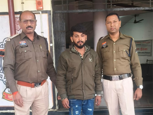 सोशल मीडिया पर न्यूड फोटो और वीडियो वायरल करने वाले&hellip;