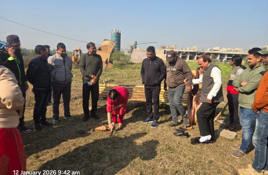 महापौर ने किया शिक्षक नगर और नेहरू नगर का पैदल&hellip;