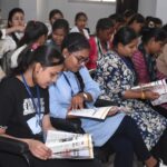 जनसंपर्क विभाग की जनमन पत्रिका और जी राम जी ब्रोसर का डिजिटल लाईब्रेरी व कॉलेज में नि:शुल्क वितरण