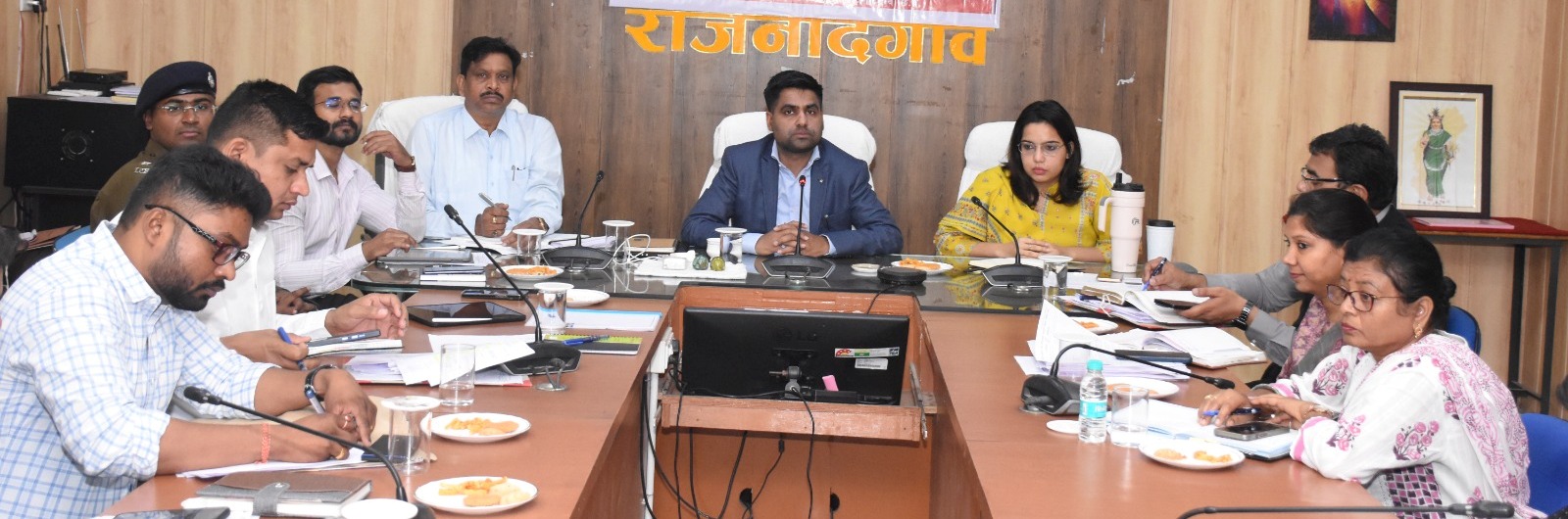 कलेक्टर ने जिले में स्वास्थ्य सुविधाओं को मजबूत करने के निर्देश दिए, चावल उत्सव और धान उठाव कार्य पर भी चर्चा