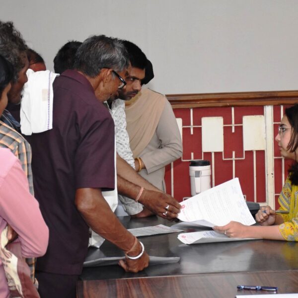 सीईओ जिला पंचायत ने जनदर्शन में सुनीं जनता की समस्याएं, अधिकारियों को त्वरित निस्तारण के निर्देश