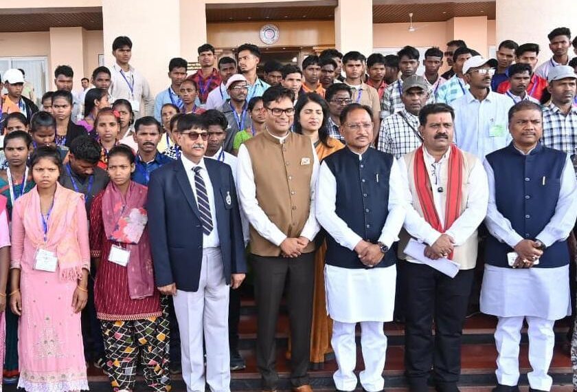 ‘गन’तंत्र से गणतंत्र तक: 120 पुनर्वासित युवाओं ने विधानसभा में&hellip;