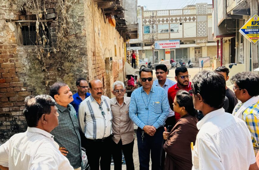 महापौर ने ठेठवार पारा में नाली निर्माण का किया स्थल&hellip;