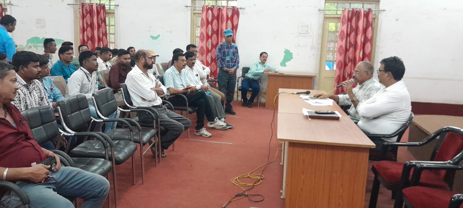 आयुक्त ने राजस्व वसूली की समीक्षा, बड़े बकायादारों के नल विच्छेदन और नाम प्रकाशन के दिये सख्त निर्देश