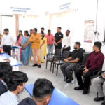 प्रभारी सचिव अविनाश चंपावत प्रयास आवासीय विद्यालय राजनांदगांव में आयोजित अभिभावक-शिक्षक बैठक में हुए शामिल