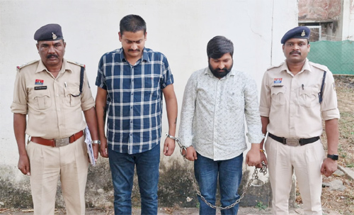 अवैध रेत उत्खनन और फायरिंग प्रकरण में दो आरोपी न्यायालय में हुए पेश, जेल भेजे गए