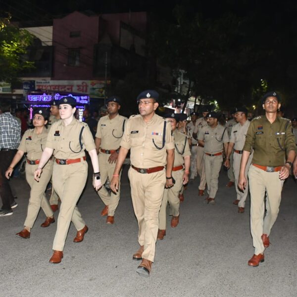 राजनांदगांव पुलिस का फ्लैग मार्च, होली को शांतिपूर्ण बनाने के लिए कड़ी सुरक्षा व्यवस्था