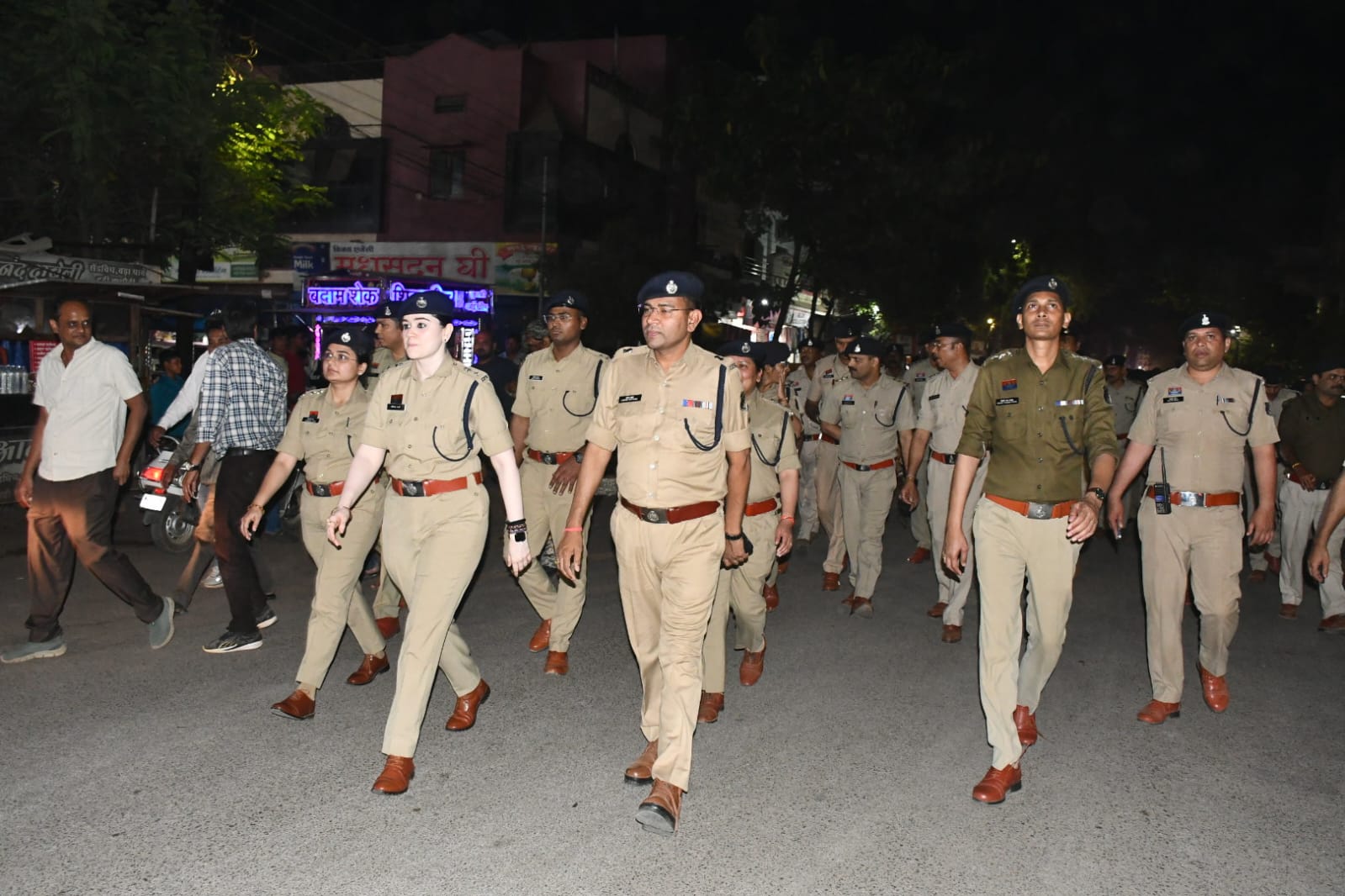 राजनांदगांव पुलिस का फ्लैग मार्च, होली को शांतिपूर्ण बनाने के लिए कड़ी सुरक्षा व्यवस्था