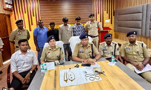 सूनसान मकान में चोरी का खुलासा, 4 आरोपी गिरफ्तार, लाखों&hellip;