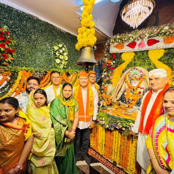 झूलेलाल जयंती पर महापौर ने झुलेलाल मंदिर में पूजा अर्चना कर सिंधी समाज को दी बधाई