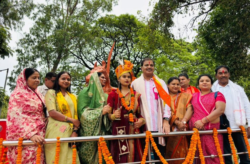 महापौर मधुसूदन यादव ने रानी अवंती बाई की प्रतिमा पर&hellip;