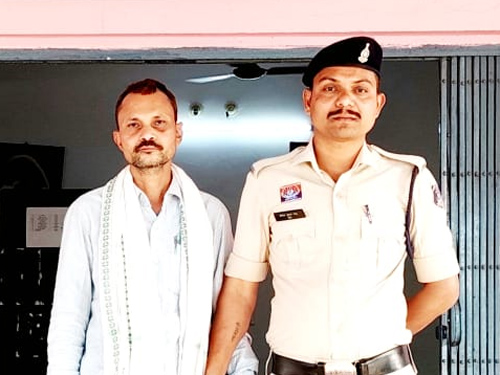 पुलिस चौकी सुरगी की प्रभावी कार्रवाई : परिवार पर अत्याचार करने वाले शिक्षक गिरफ्तार