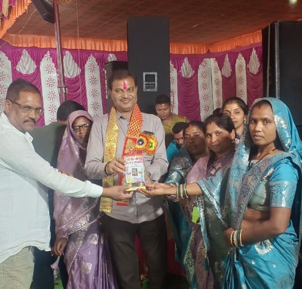 महापौर मधुसूदन ने शहर में विभिन्न वार्डों में आयोजित फाग महोत्सव में की शिरकत