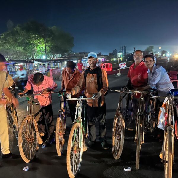 मॉडिफाइड सायलेंसर और काले शीशे वाले वाहनों पर यातायात पुलिस की कार्यवाही