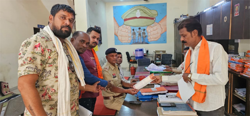 भदौरिया चौक में देवी-देवताओं की तस्वीरों का अपमान, हिंदू जागरण&hellip;