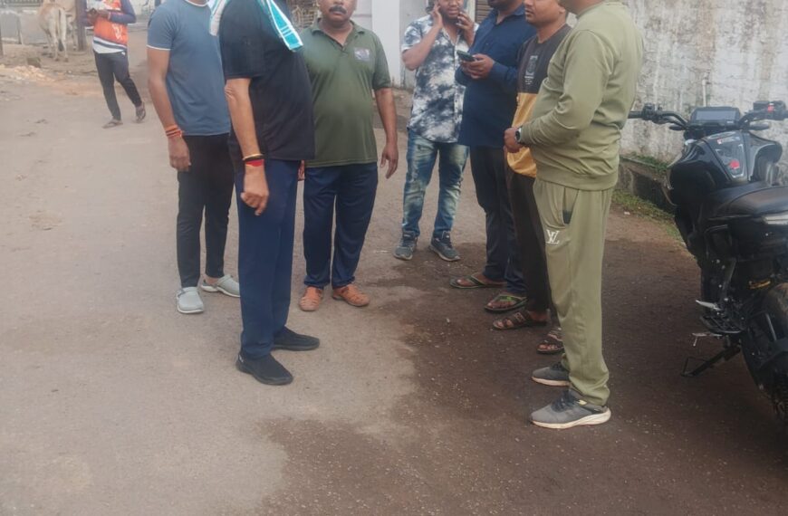 गंदे पानी की शिकायत पर महापौर पहुंचे नंदई, इंदिरा नगर&hellip;