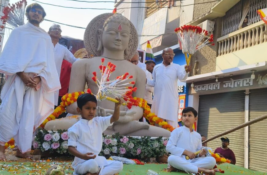 भक्तिमय अगवानी : 700 किमी का विहार कर संस्कारधानी पहुंचे&hellip;