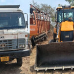 राजनांदगांव में खनिज अवैध उत्खनन और परिवहन पर कार्रवाई, वाहन और जेसीबी जब्त