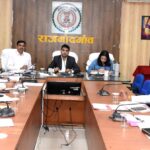 सुशासन तिहार से पहले लंबित प्रकरणों का करें निराकरण : कलेक्टर