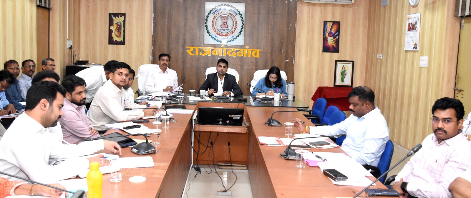 सुशासन तिहार से पहले लंबित प्रकरणों का करें निराकरण : कलेक्टर