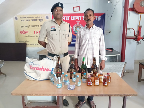 डोंगरगढ़ में अवैध शराब बेचते पकड़ा गया आरोपी, जेल भेजा&hellip;