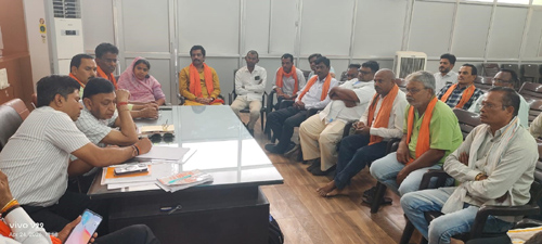 ग्रामीण क्षेत्र में बढ़ेगी विकास की रफ्तार, संतोष अग्रवाल ने ली बैठक