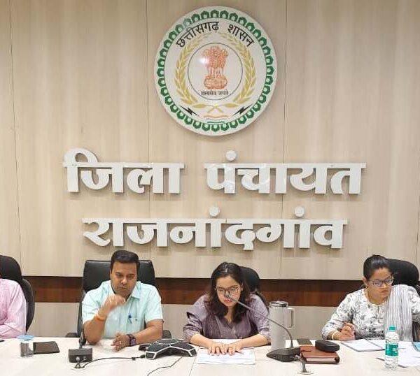 सीईओ जिला पंचायत ने सुशासन तिहार के जनसमस्या निवारण शिविर की तैयारियों की समीक्षा