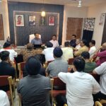 महापौर ने जीई रोड और कस्तुरबा महिला मंडल रोड की दुकानों के जीर्णोद्धार पर ली बैठक