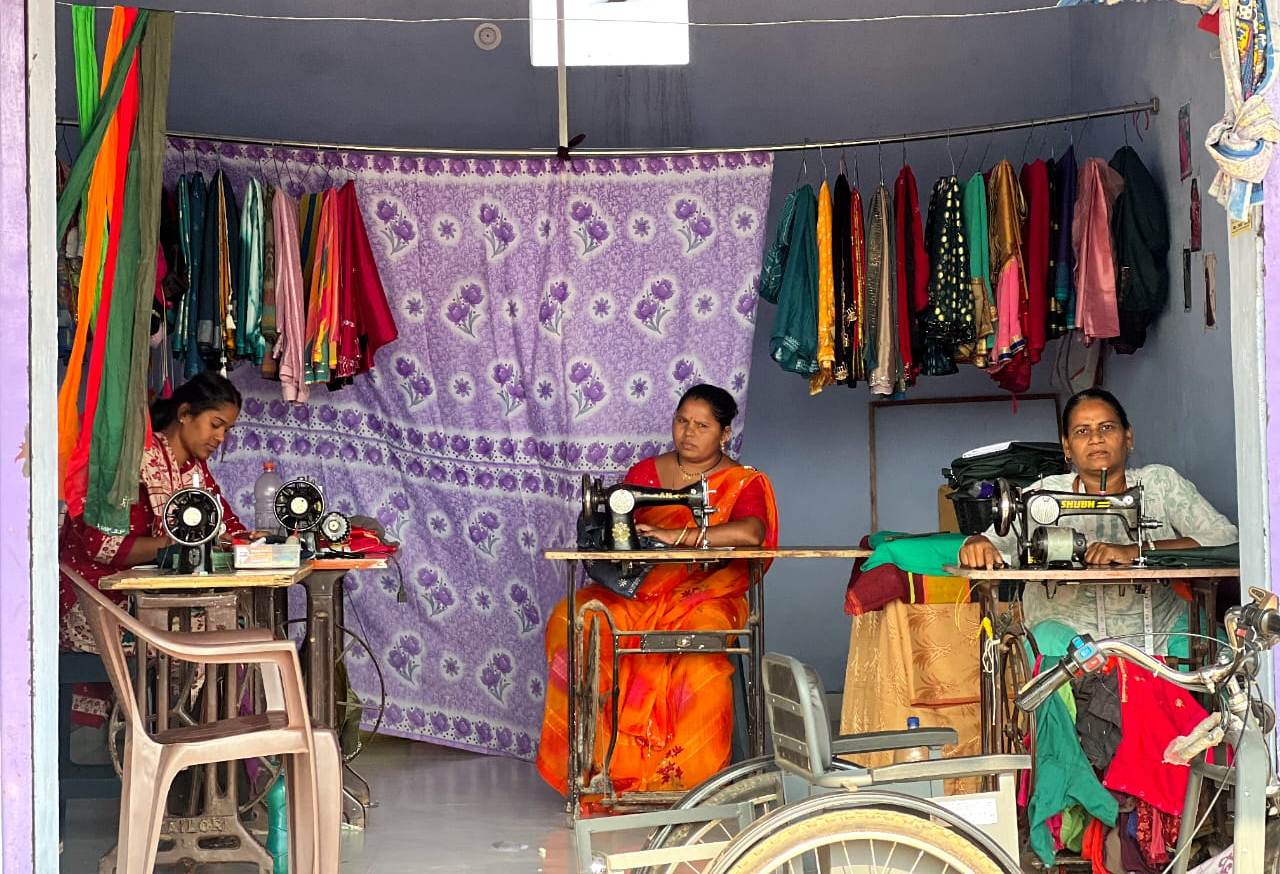 जनदर्शन में त्वरित निराकरण : दिव्यांग महिला को स्वरोजगार के लिए मिला ऋण