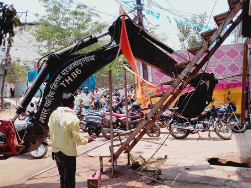 नगर निगम की टीम ने हटाया अतिक्रमण, ममता नगर से&hellip;