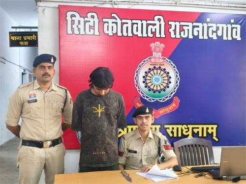 शहर में चाकू लहराने वाला आरोपी गिरफ्तार, पुलिस ने जब्त&hellip;