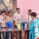 नगर निगम ने वार्ड 11 में वितरित किए गीला-सूखा कचरा अलग रखने के डस्टबिन