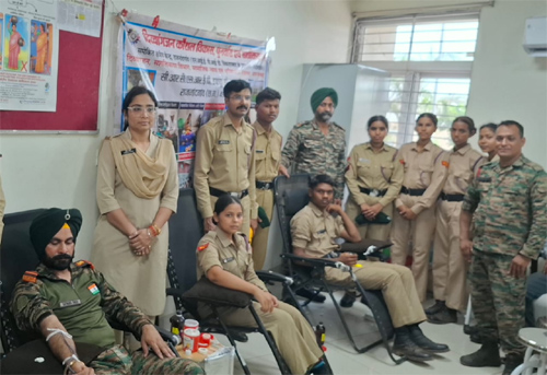 38 छत्तीसगढ़ बटालियन एनसीसी के कैडेट्स और स्टाफ ने किया महादान