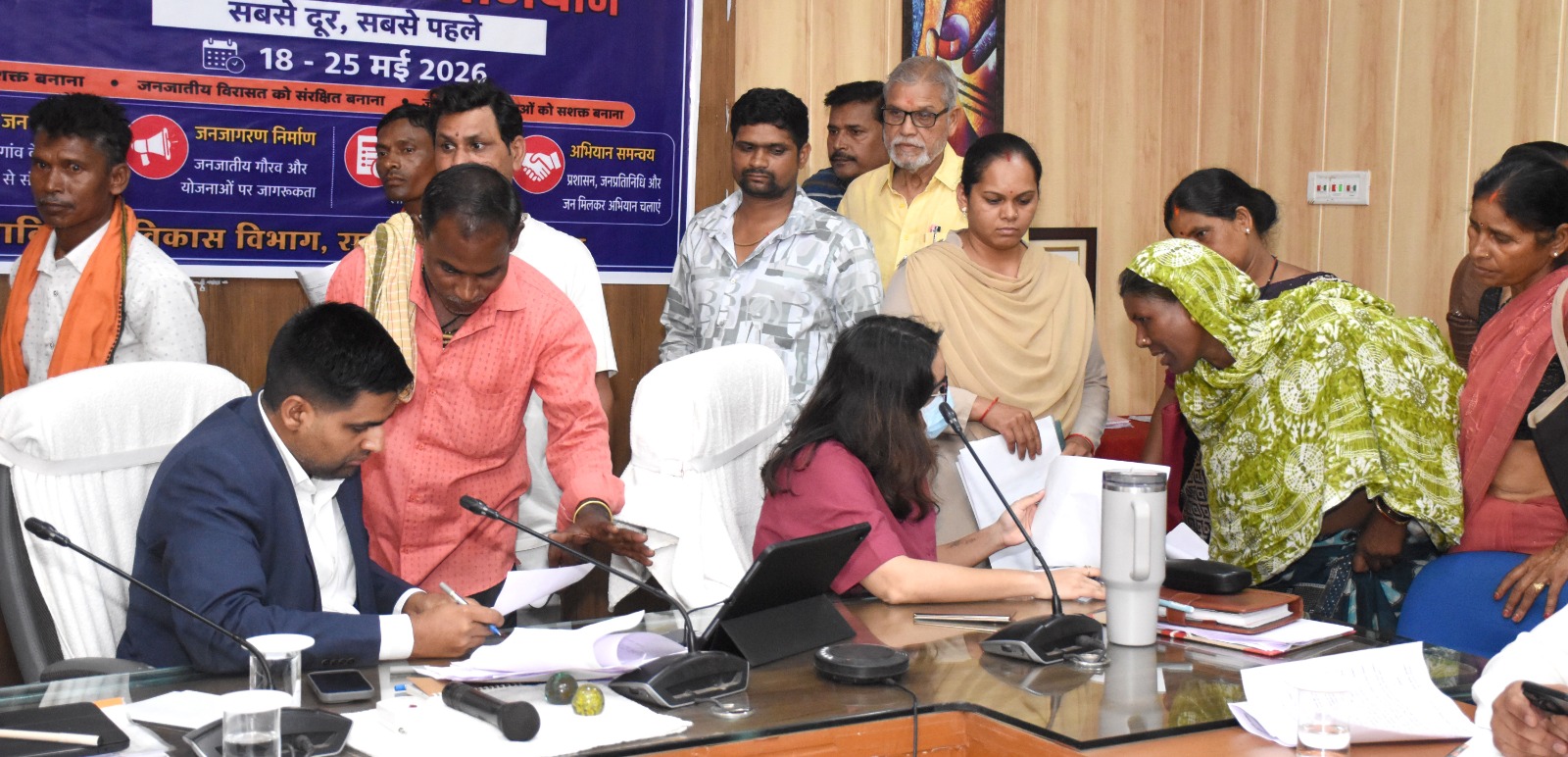 कलेक्टर ने जनदर्शन में सुनी नागरिकों की समस्याएं