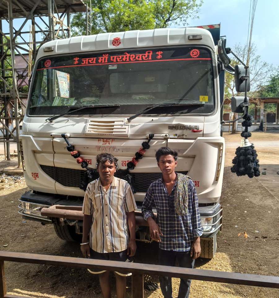 रेत के अवैध परिवहन पर खनिज विभाग की कार्रवाई, तीन हाईवा जब्त