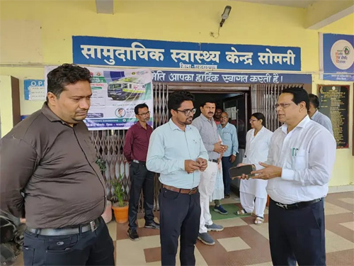 सोमनी हॉस्पिटल में नदारत मिले डॉक्टर और स्टाफ, वेतन रोकने&hellip;