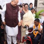 मनीष के सपनों को लगे ‘मोटर’ वाले पंख, विस अध्यक्ष ने सौंपी ट्रायसायकल