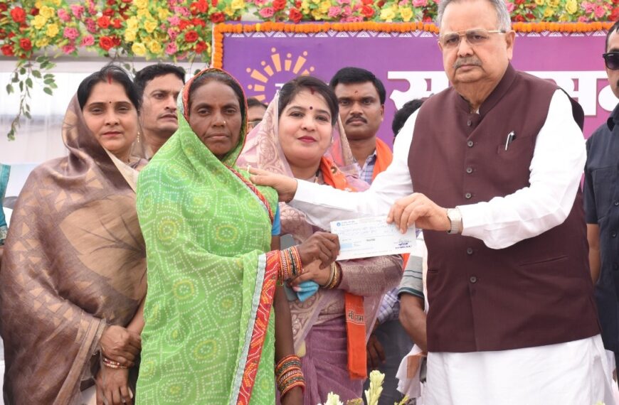 वज्रपात से जान गंवाने वालों के परिजनों को ढांढस, विस&hellip;