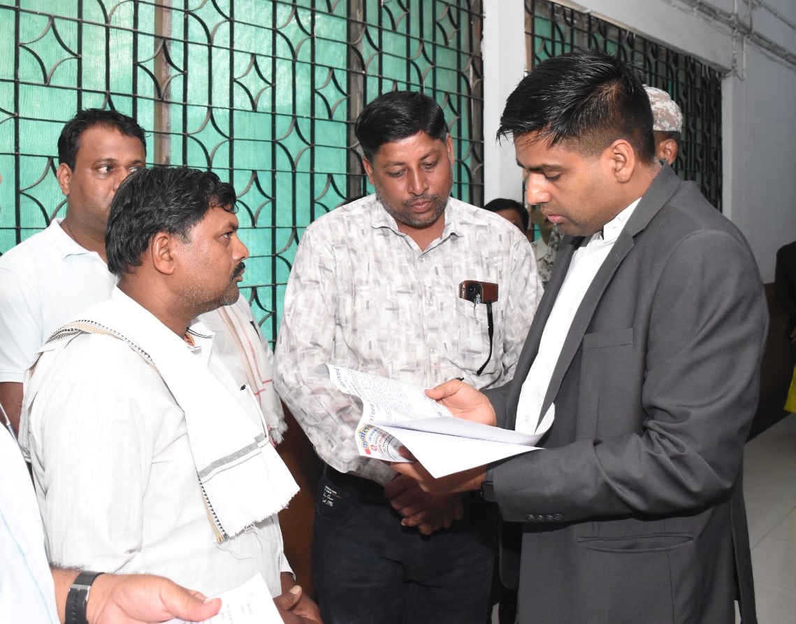 जनदर्शन में कलेक्टर ने सुनी लोगों की समस्याएं, कई मामलों का मौके पर हुआ समाधान