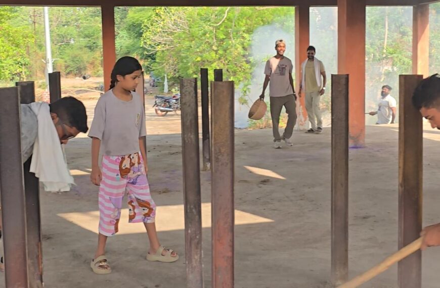 अघोर आश्रम के अनुयायियों ने मोतीपुर मुक्तिधाम में चलाया स्वच्छता&hellip;