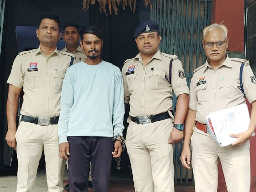 झपटमारी का खुलासा, आरोपी गिरफ्तार, नगदी व दस्तावेज बरामद