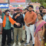 बरसते पानी के बीच फूटा राजपूत समाज का गुस्सा : मानव मंदिर चौक पर फूंका गृह मंत्री का पुतला, फास्ट ट्रैक कोर्ट और बुलडोजर कार्रवाई की मांग
