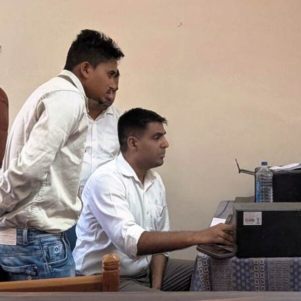 तहसील कार्यालय पहुंचे कलेक्टर, ग्रामीणों से सीधे संवाद कर सुनी समस्याएं