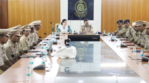 प्रशिक्षु उप निरीक्षकों को आईजी ने दिए ईमानदारी और डिजिटल&hellip;