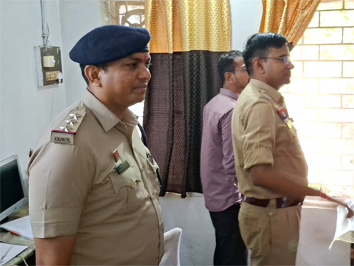 राजनांदगांव में कोचिंग सेंटरों पर पुलिस का छापा, फायर सेफ्टी और सुरक्षा मानकों की सघन पड़ताल