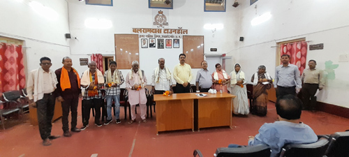 नगर निगम के 8 कर्मचारी सेवानिवृत्त, भावभीनी विदाई देकर किया&hellip;