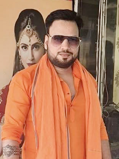 स्कूलों में गायत्री मंत्र-हनुमान चालीसा, सरकार का फैसला सराहनीय : दीपक सोनी