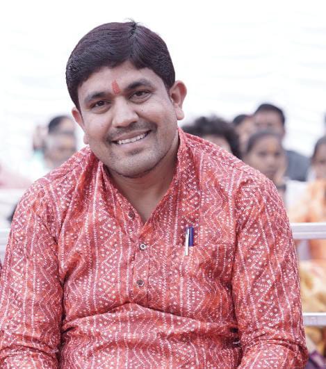 जिला साहू संघ चुनाव : उपाध्यक्ष प्रत्याशी ओमप्रकाश साहू ने मांगा आशीर्वाद, संगठन-अनुभव और समाजसेवा को लेकर उतरेंगे मैदान में